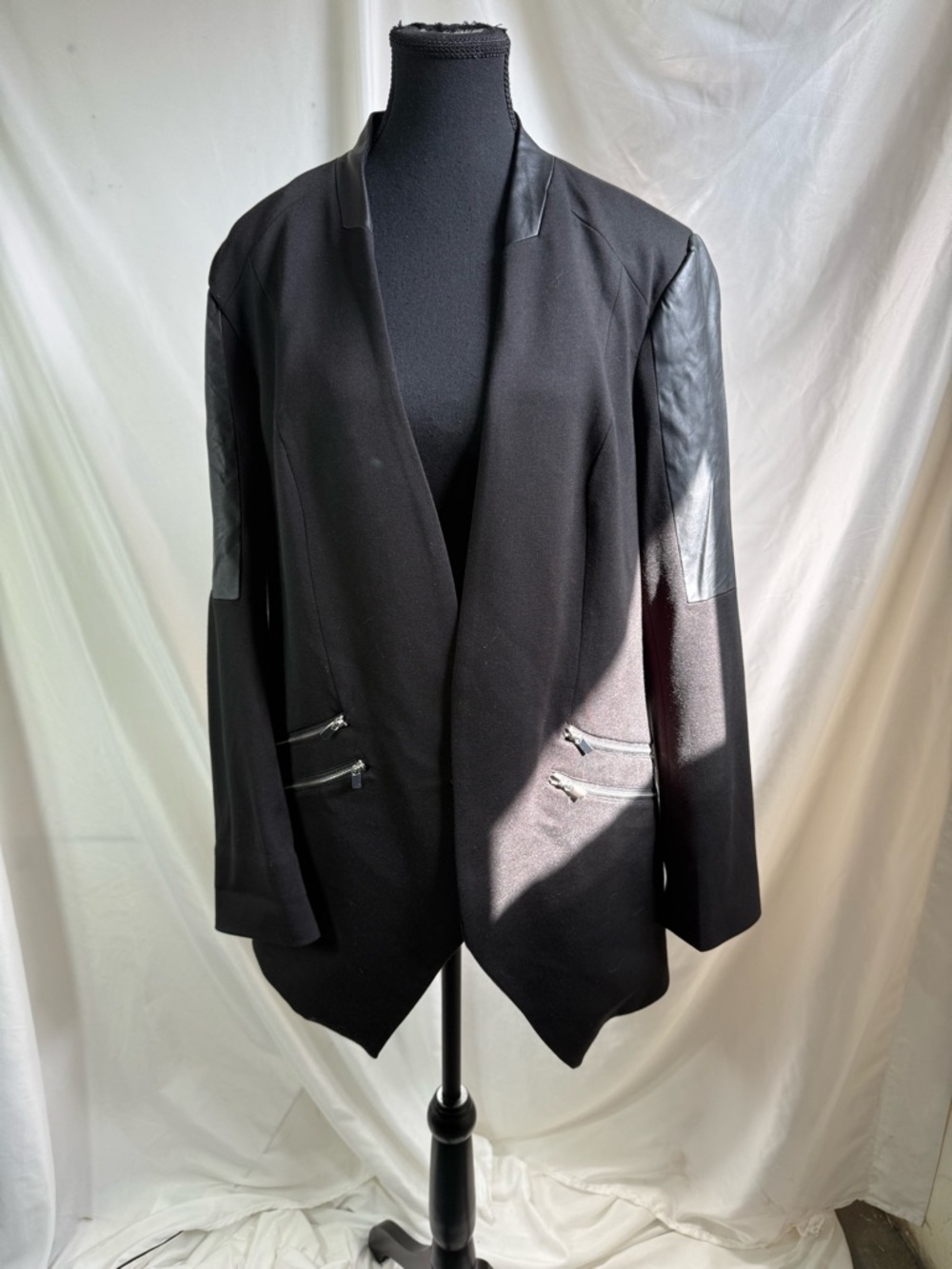 93)Ricki’s Black Blazer w/ Faux Leather Sleeves | Open Front Zip Pockets.PTP 23 - Picture 3 of 7